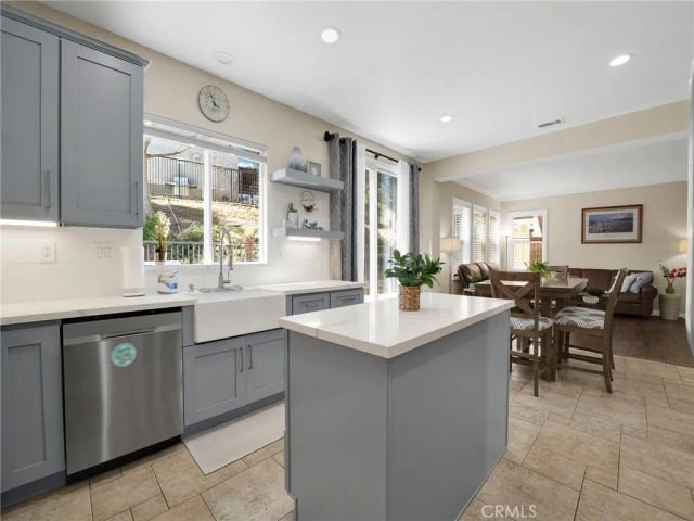 28541 Old Spanish Trail, Saugus, CA 91390