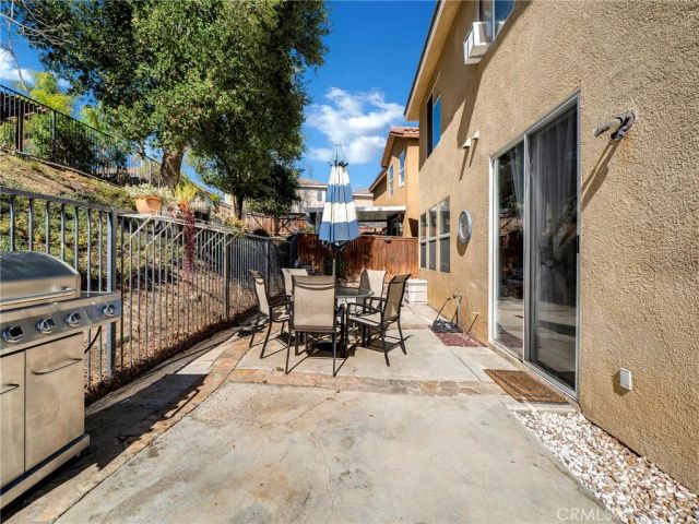 28541 Old Spanish Trail, Saugus, CA 91390