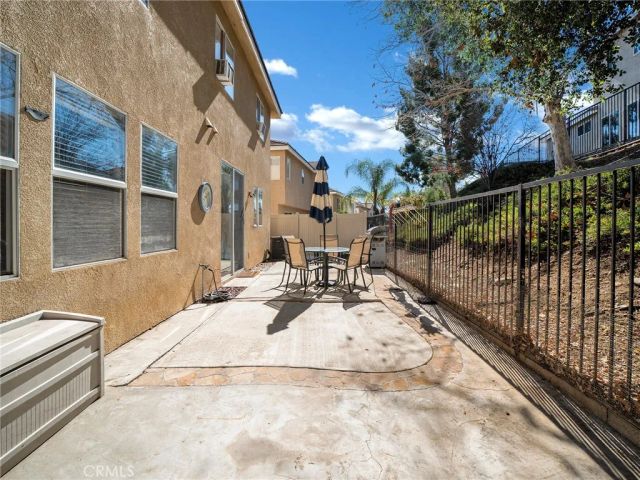 28541 Old Spanish Trail, Saugus, CA 91390