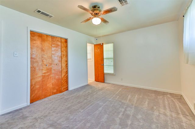 205 Bedford Court E, Bedford, TX 76022