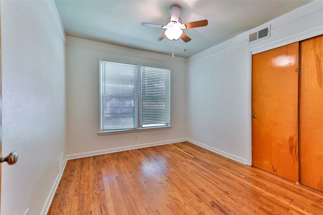 205 Bedford Court E, Bedford, TX 76022