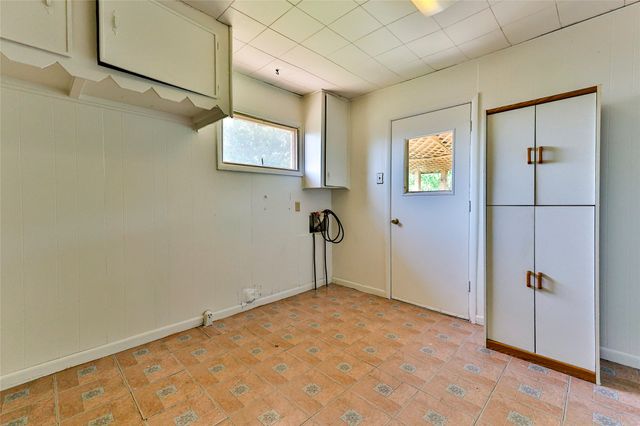 205 Bedford Court E, Bedford, TX 76022