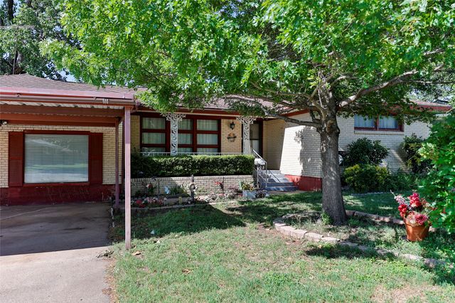 205 Bedford Court E, Bedford, TX 76022