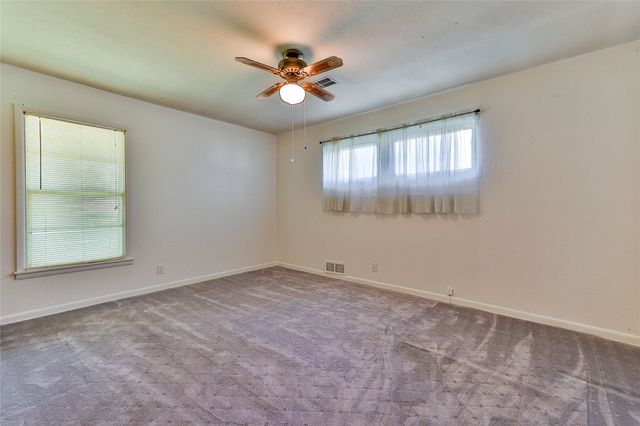 205 Bedford Court E, Bedford, TX 76022