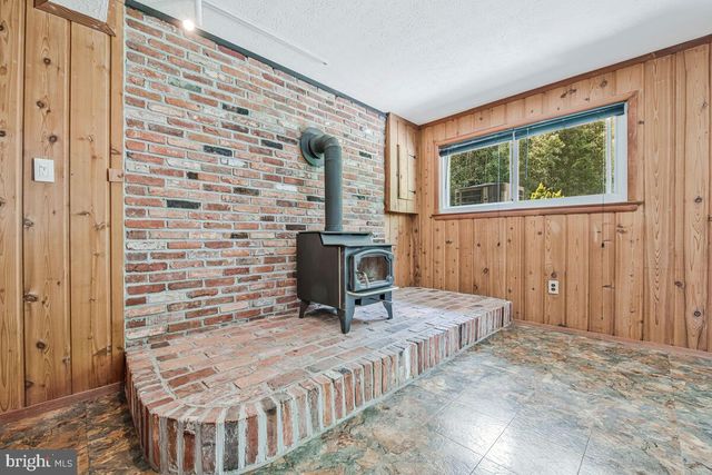 6618 IAN ST, Hyattsville, MD 20784