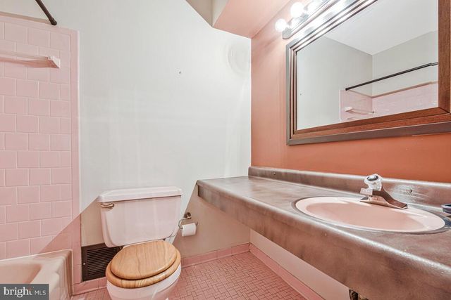 6618 IAN ST, Hyattsville, MD 20784