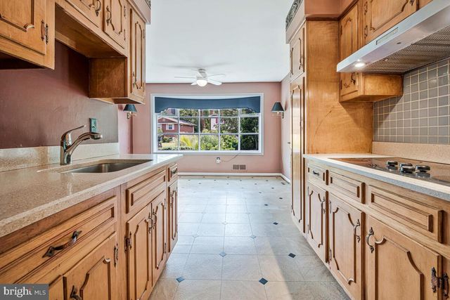 6618 IAN ST, Hyattsville, MD 20784