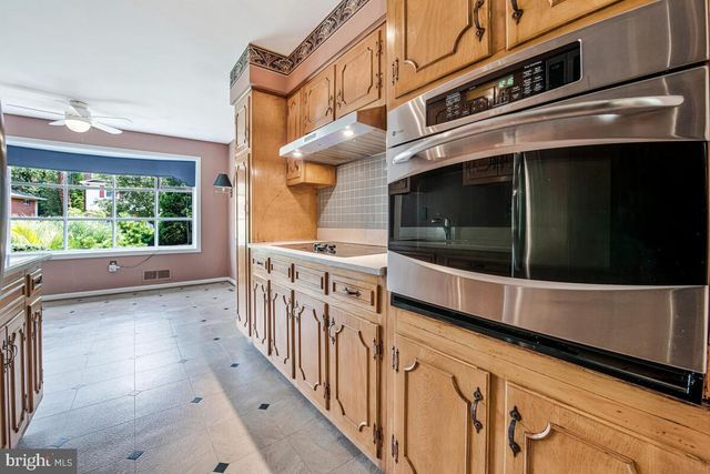 6618 IAN ST, Hyattsville, MD 20784