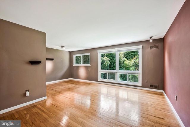 6618 IAN ST, Hyattsville, MD 20784