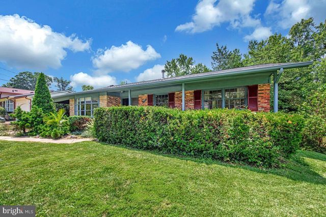 6618 IAN ST, Hyattsville, MD 20784