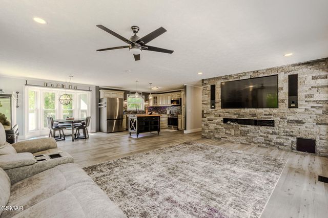 3158 Nevils Way, Sevierville, TN 37876