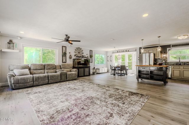 3158 Nevils Way, Sevierville, TN 37876