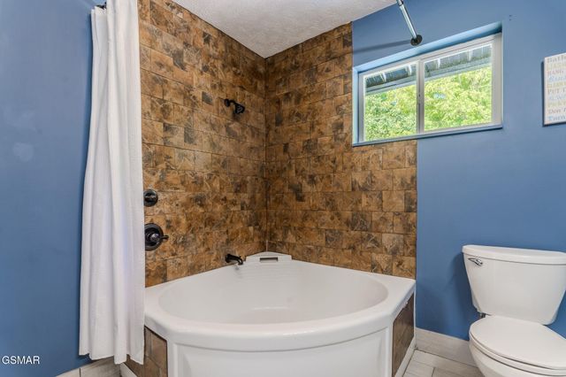 3158 Nevils Way, Sevierville, TN 37876