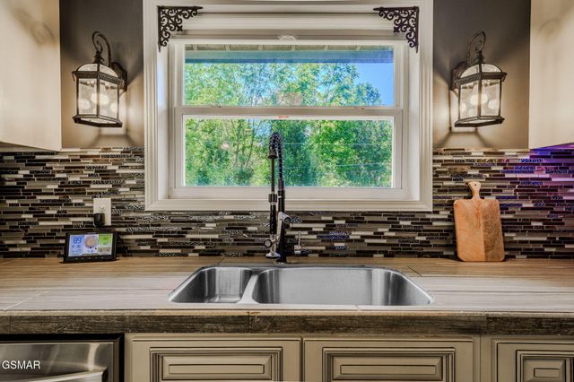 3158 Nevils Way, Sevierville, TN 37876