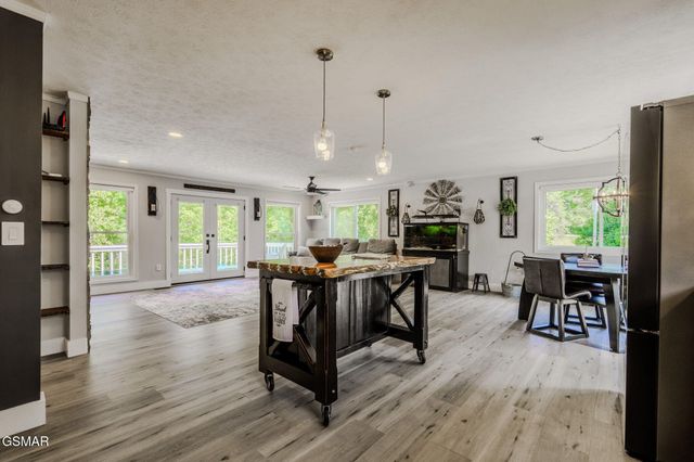 3158 Nevils Way, Sevierville, TN 37876