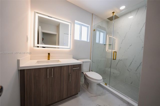 1221 NW 75th St 0, Miami, FL 33147