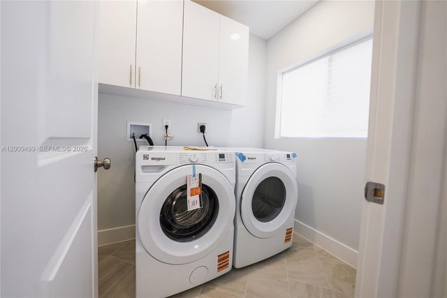 1221 NW 75th St 0, Miami, FL 33147