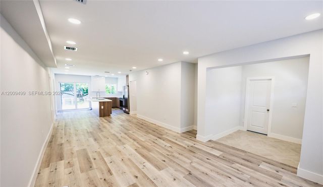 1221 NW 75th St 0, Miami, FL 33147