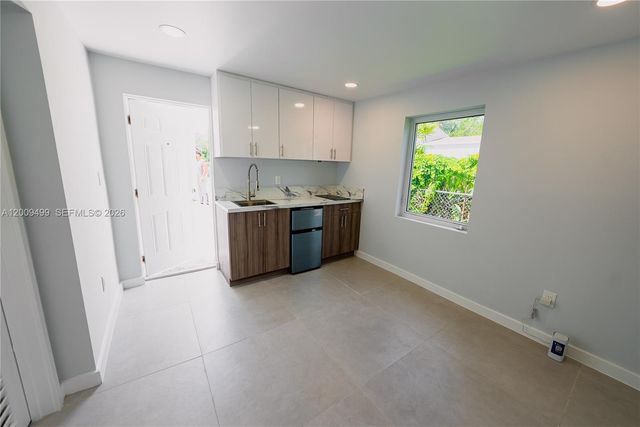 1221 NW 75th St 0, Miami, FL 33147