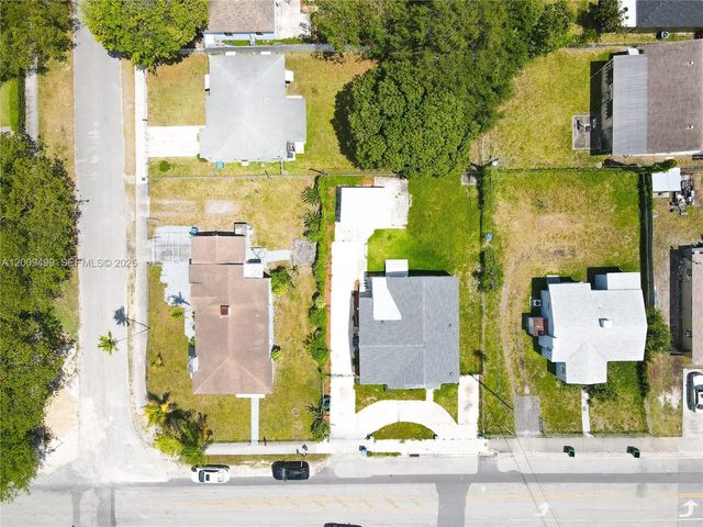 1221 NW 75th St 0, Miami, FL 33147