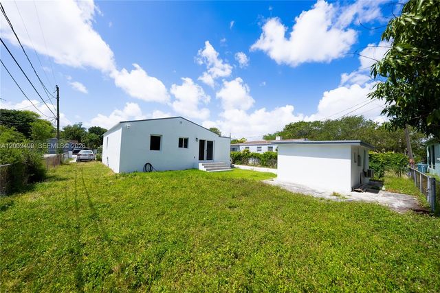 1221 NW 75th St 0, Miami, FL 33147