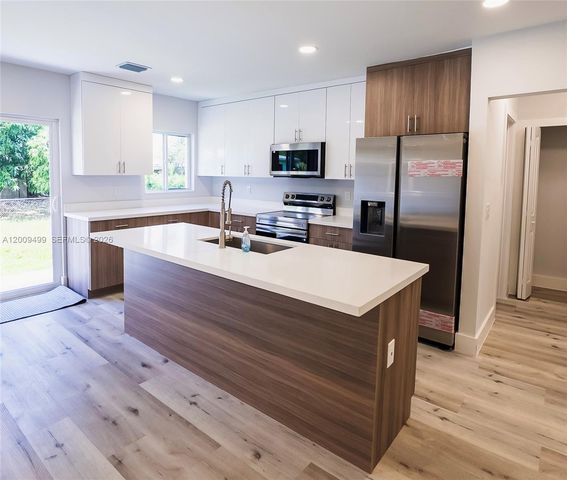 1221 NW 75th St 0, Miami, FL 33147