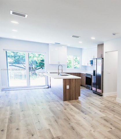 1221 NW 75th St 0, Miami, FL 33147