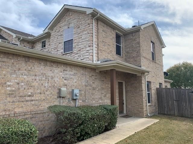 5924 Lost Valley Drive, The Colony, TX 75056