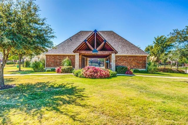 5924 Lost Valley Drive, The Colony, TX 75056