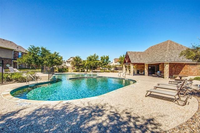 5924 Lost Valley Drive, The Colony, TX 75056