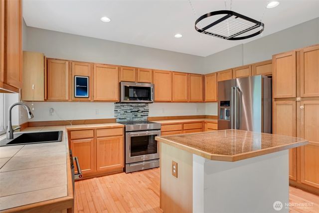 5918 Elizabeth Avenue SE, Auburn, WA 98092