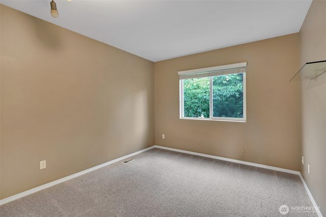 5918 Elizabeth Avenue SE, Auburn, WA 98092