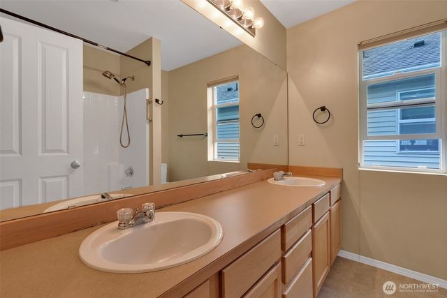 5918 Elizabeth Avenue SE, Auburn, WA 98092