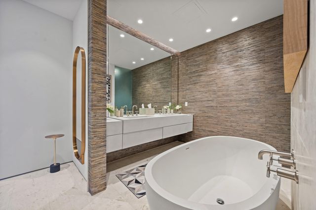 200 Arkona Court 2302, West Palm Beach, FL 33401