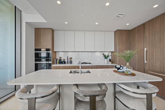 200 Arkona Court 2302, West Palm Beach, FL 33401