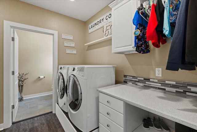 S93W23205 River Oaks DRIVE, Big Bend, WI 53103