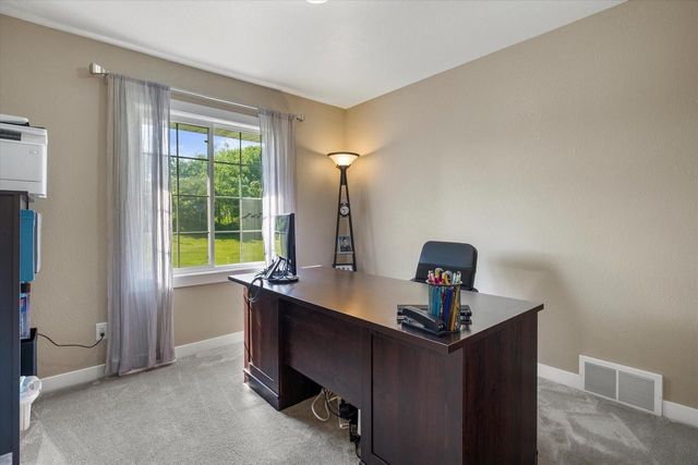 S93W23205 River Oaks DRIVE, Big Bend, WI 53103