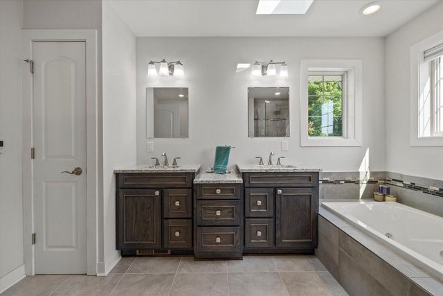 S93W23205 River Oaks DRIVE, Big Bend, WI 53103