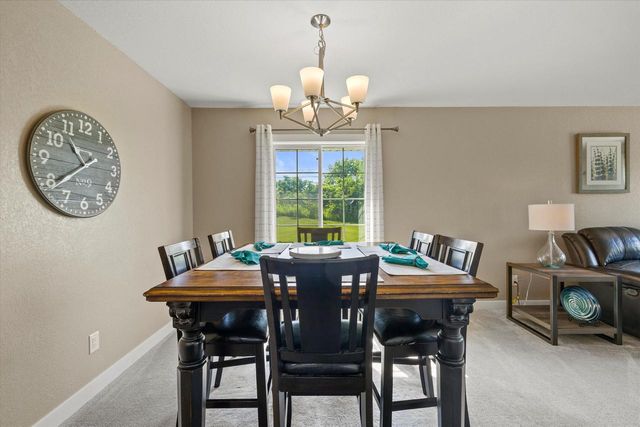 S93W23205 River Oaks DRIVE, Big Bend, WI 53103