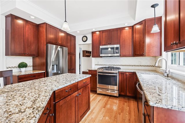 24 Wenham Lane, Pittsford, NY 14534