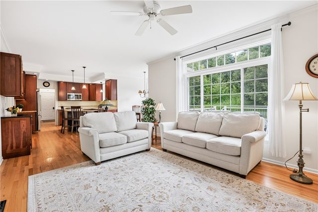 24 Wenham Lane, Pittsford, NY 14534