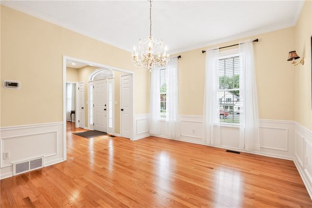 24 Wenham Lane, Pittsford, NY 14534