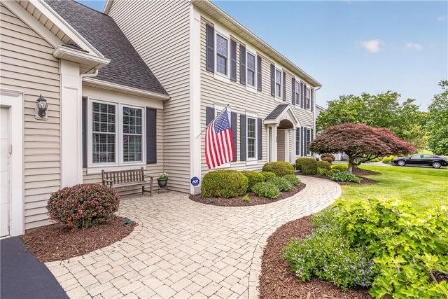 24 Wenham Lane, Pittsford, NY 14534
