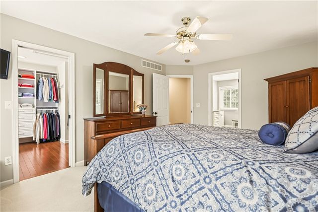 24 Wenham Lane, Pittsford, NY 14534
