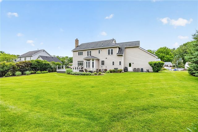 24 Wenham Lane, Pittsford, NY 14534