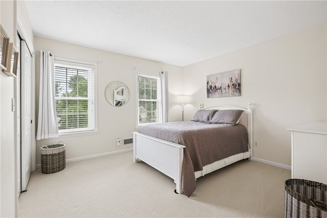 24 Wenham Lane, Pittsford, NY 14534