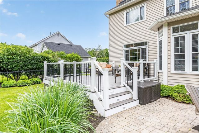 24 Wenham Lane, Pittsford, NY 14534
