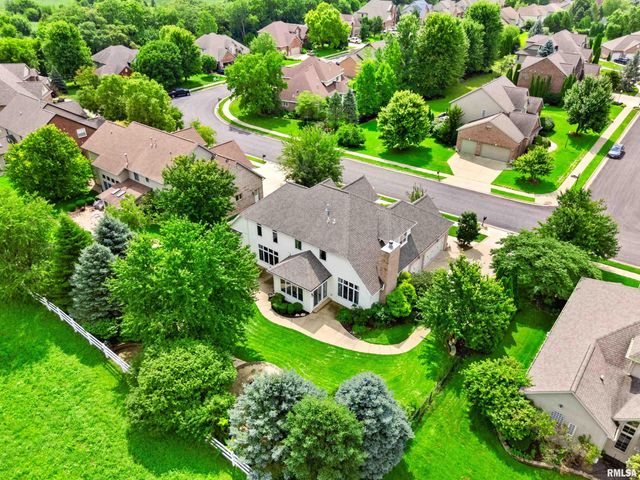 5825 W IVYBRIDGE Place, Peoria, IL 61615