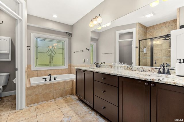 5825 W IVYBRIDGE Place, Peoria, IL 61615