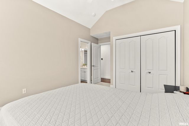 5825 W IVYBRIDGE Place, Peoria, IL 61615